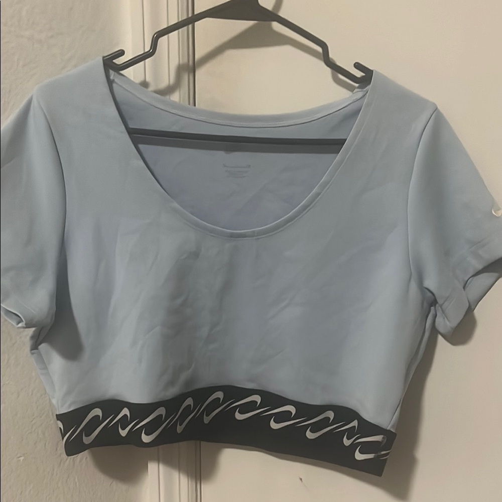 Nike Cropped Sportswear Essential Top
